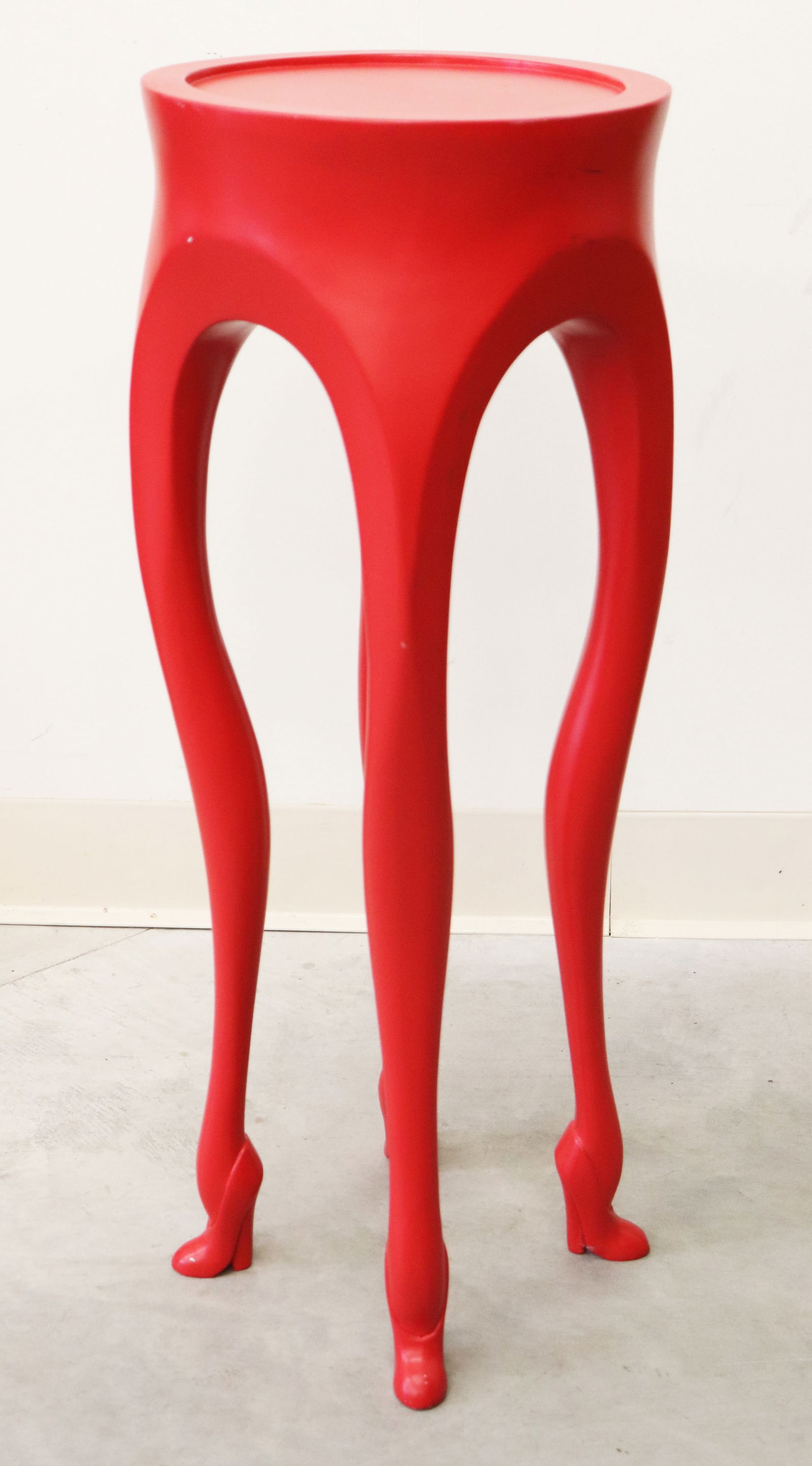 MODERN RED "HIGH HEEL SHOE" SIDE TABLE (1 of 2)