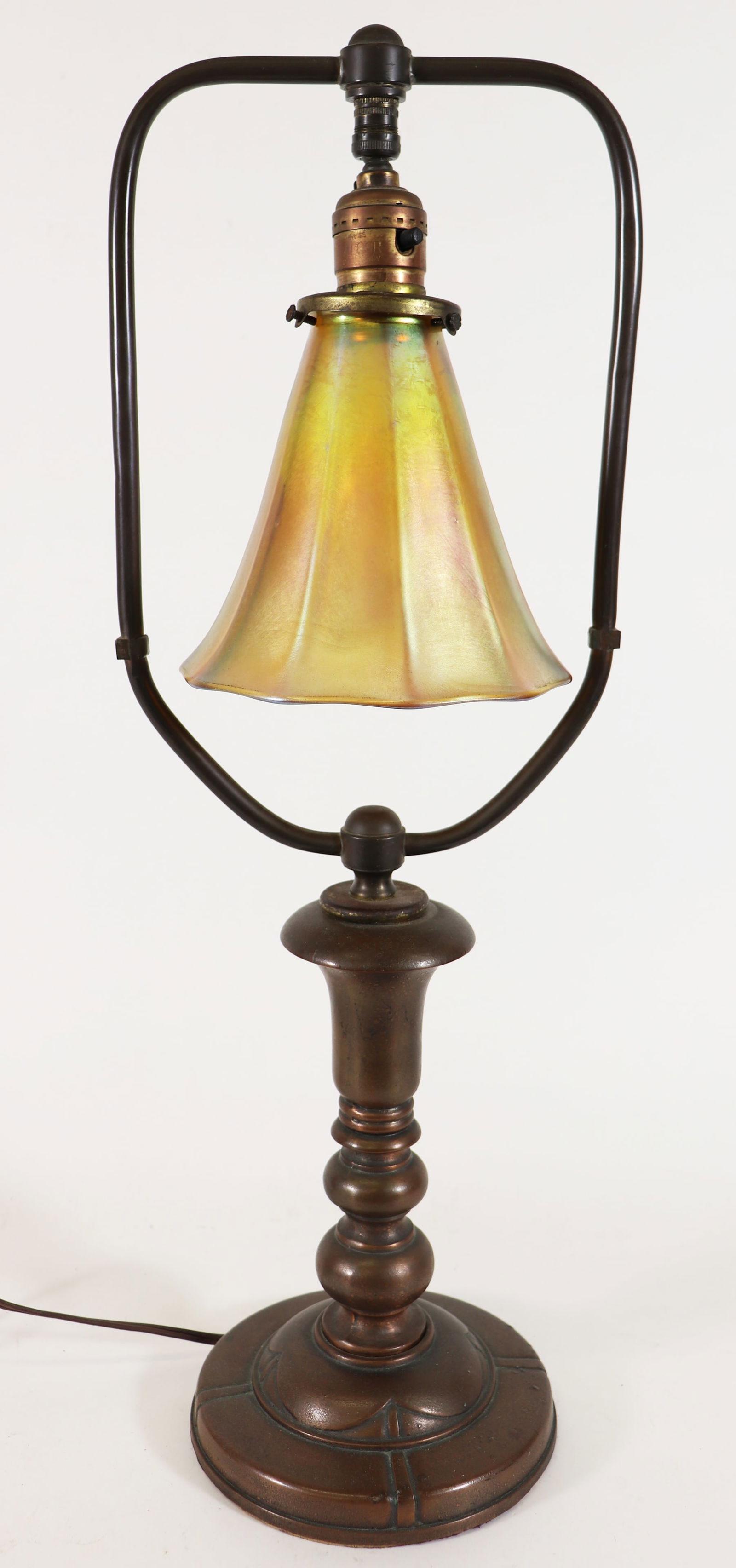 VINTAGE ART NOUVEAU METAL TABLE LAMP WITH SHADE (1 of 3)