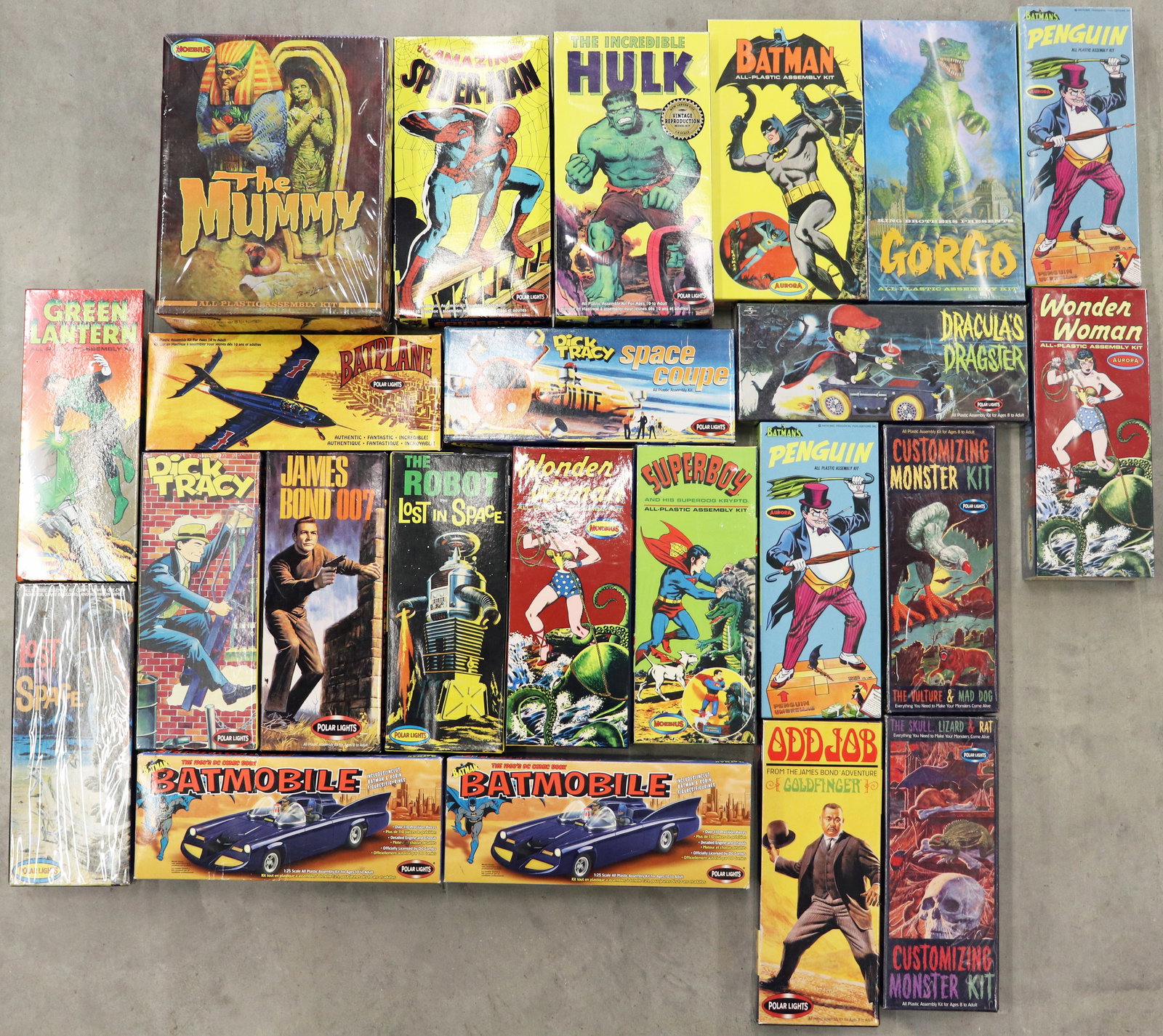 (23) MODEL KITS - AURORA - POLAR LIGHTS - MOEBIUS (1 of 3)