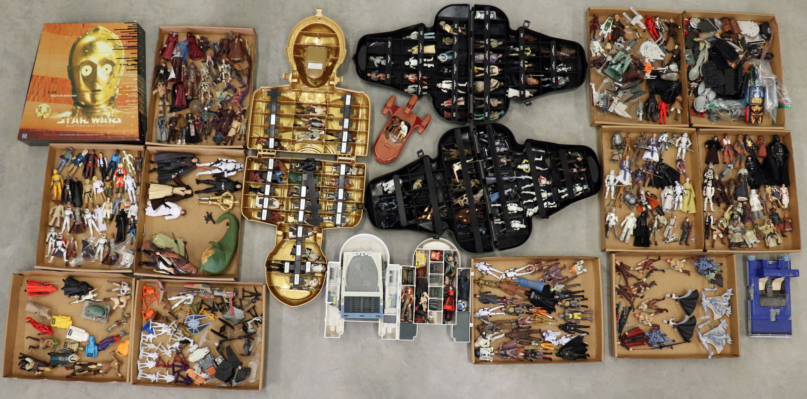 LARGE STAR WARS TOY COLLECTION (1 of 5)