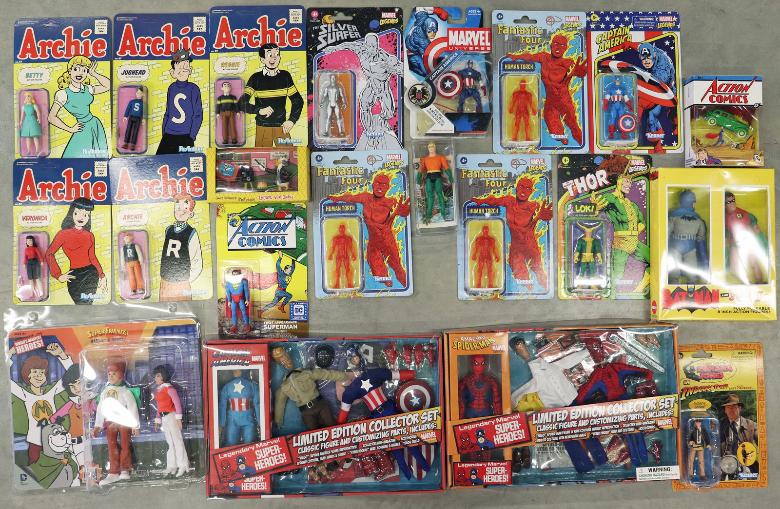 (21) ACTION AND COMIC FIGURES 3.75 AND MORE (1 of 4)