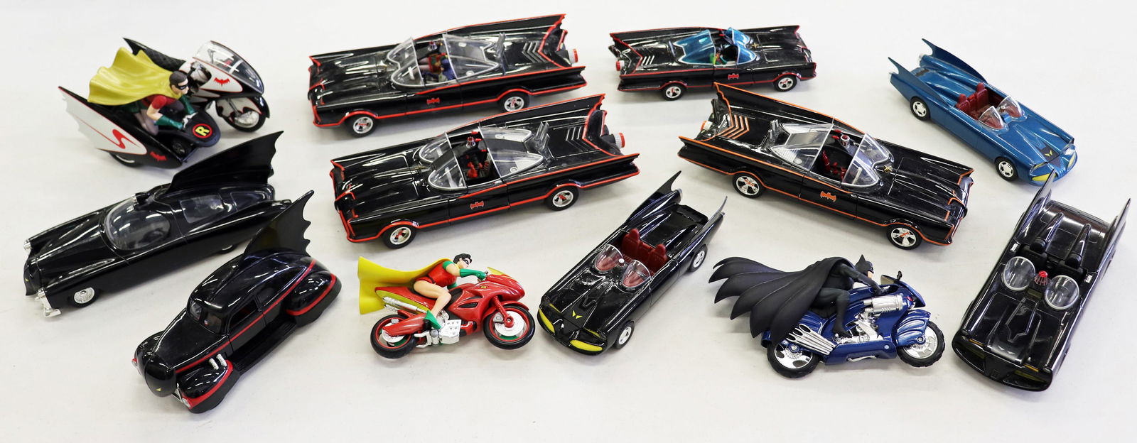(11) LARGE DIE CAST BATMAN BATMOBILES & MOTOCYCLES (1 of 3)