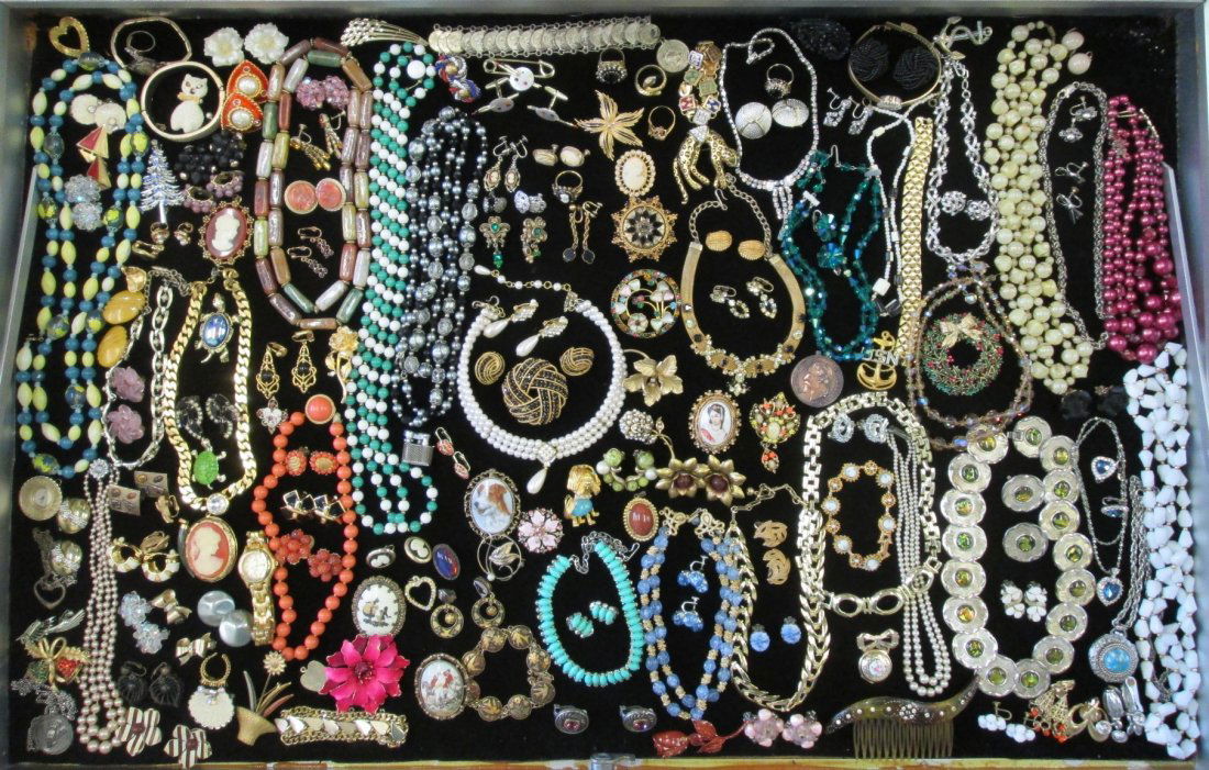 VINTAGE COSTUME JEWELRY LOT: Large collection of vintage jewelry to include, Coro, Trifari, Bulova, Sorrento, Marcasite, Gold filled, Sterling, Janie Johnson, Cameos, Jade, Dodds, Monet, Richelieu, Pell, Art, Florenza , St John,