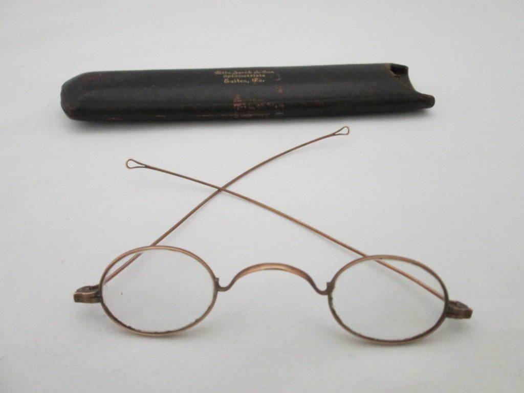 14K BENJAMIN FRANKLIN STYLE GLASSES: With hard case.