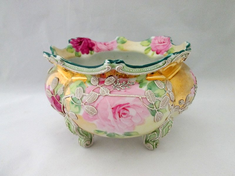 HAND PAINTED NIPPON CORALENE BOWL: Royal Moriye Nippon footed bowl with raised leaf and flower design. 4 3/4" tall and 8" wide.