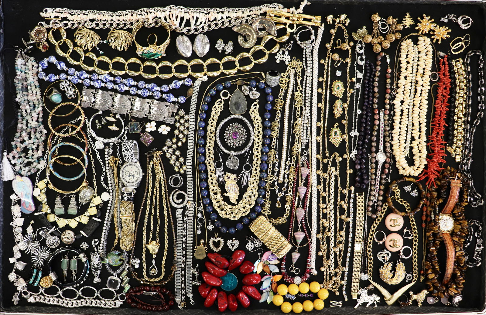 VINTAGE COSTUME JEWELRY COLLECTION (1 of 5)