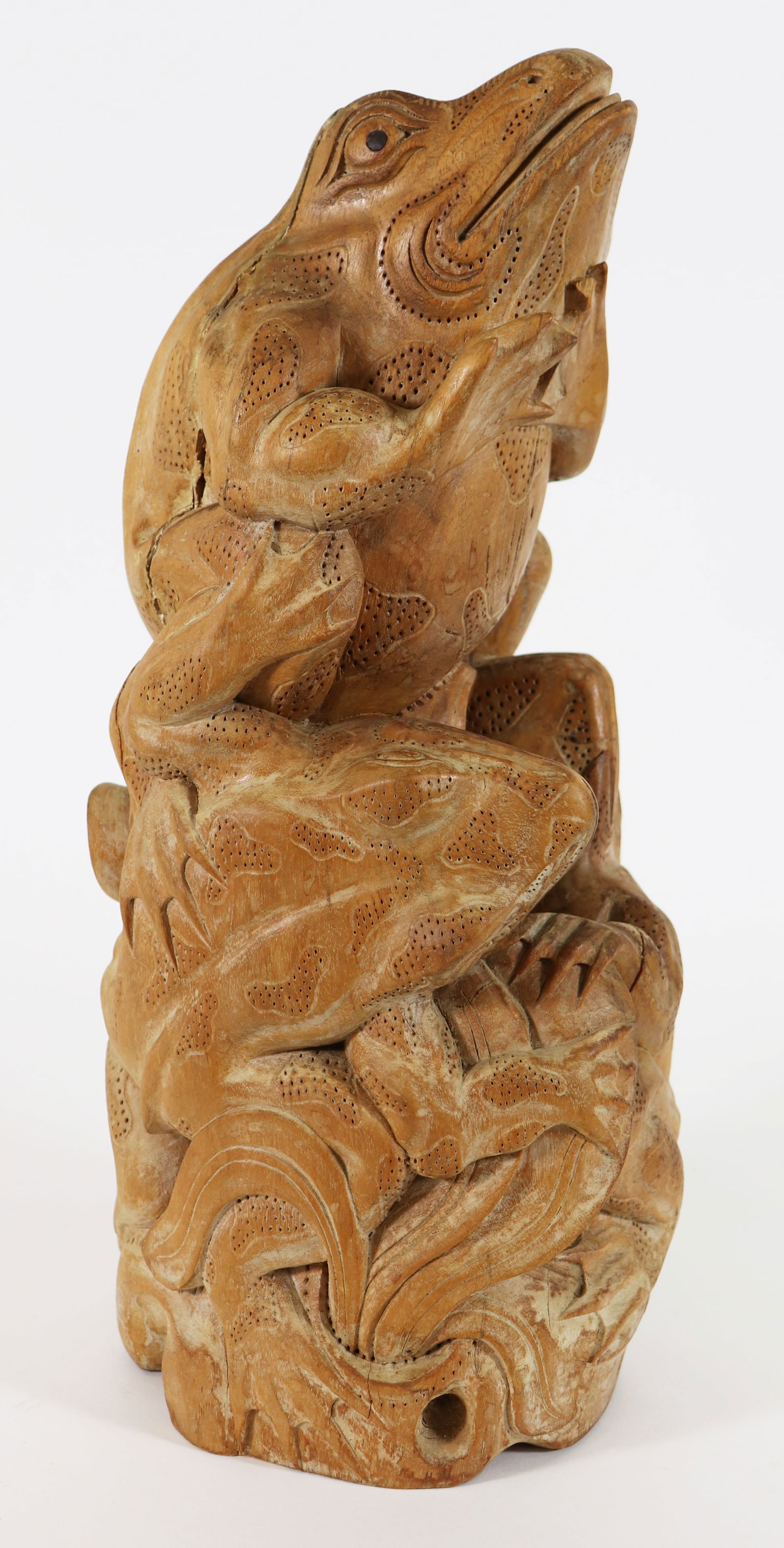BALINESE WOOD CLIMBING FROG SCULPTURE (1 of 5)
