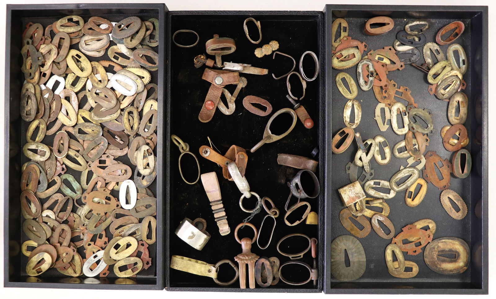 JAPANESE COLLECTORS SWORD PARTS, FITTINGS, WASHERS (1 of 4)