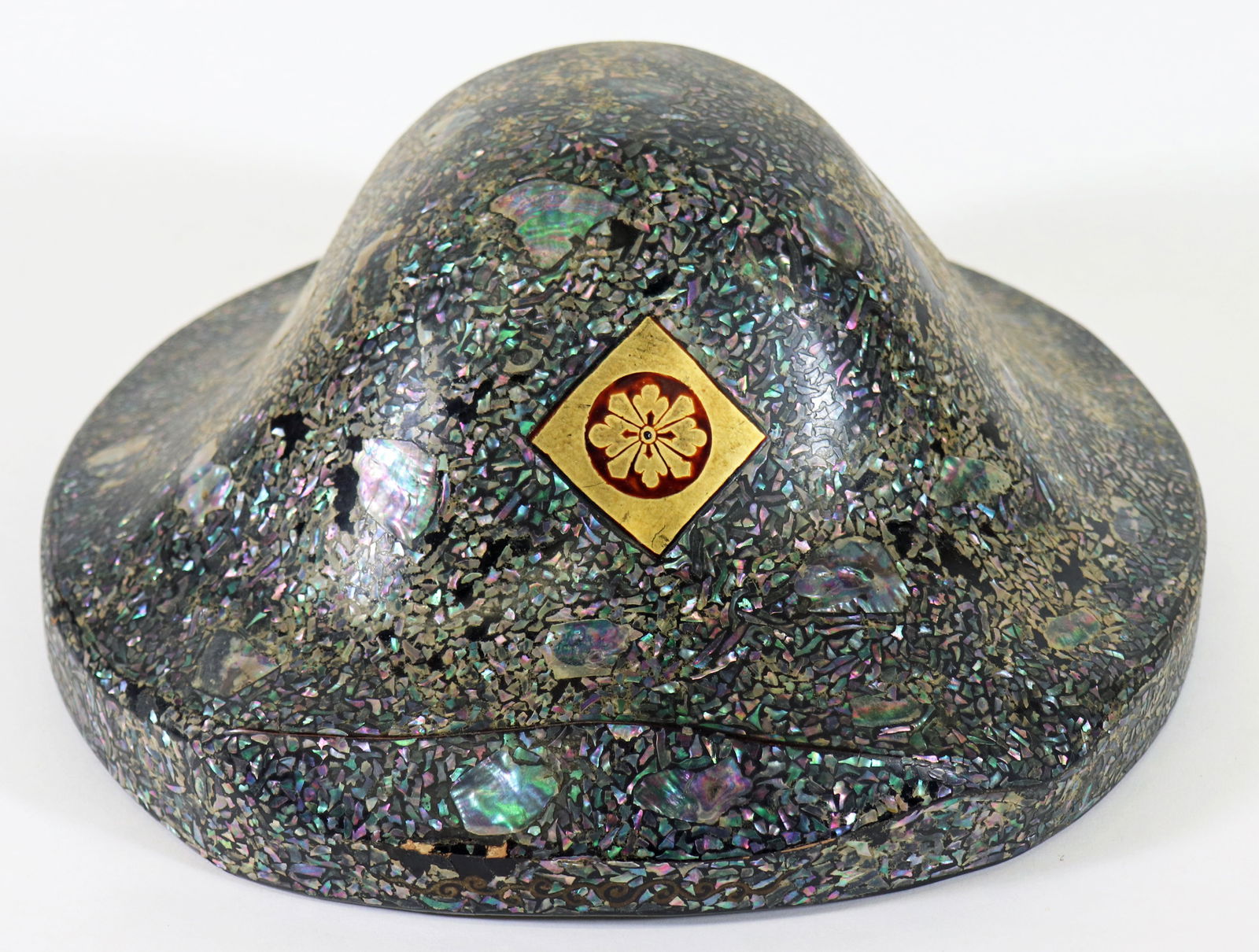 JAPANESE LACQUERED JINGASA SAMURAI HAT W/ ABALONE (1 of 4)