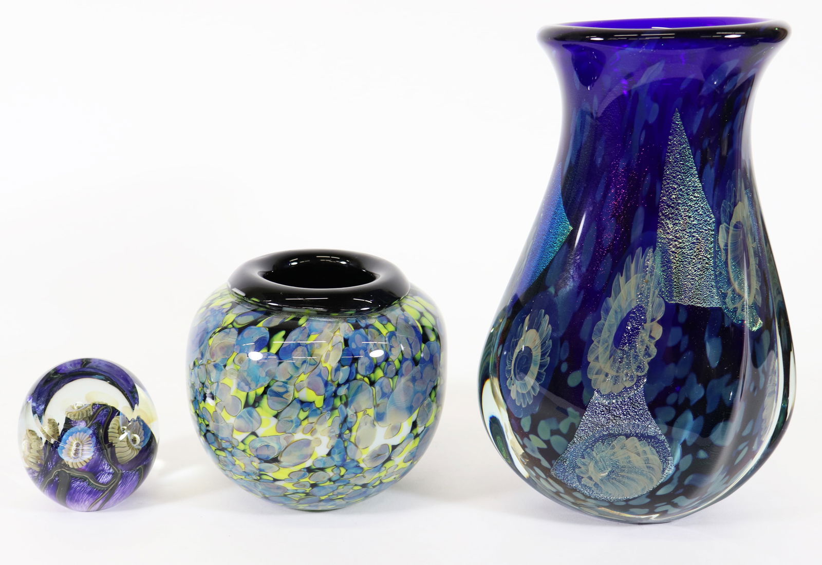 (3) ROBERT EICKHOLT ART GLASS PAPERWEIGHT & VASES (1 of 3)
