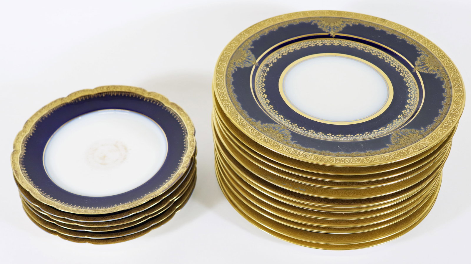 (12) WM GUERIN & CO LIMOGES DINNER PLATES & EXTRAS (1 of 5)