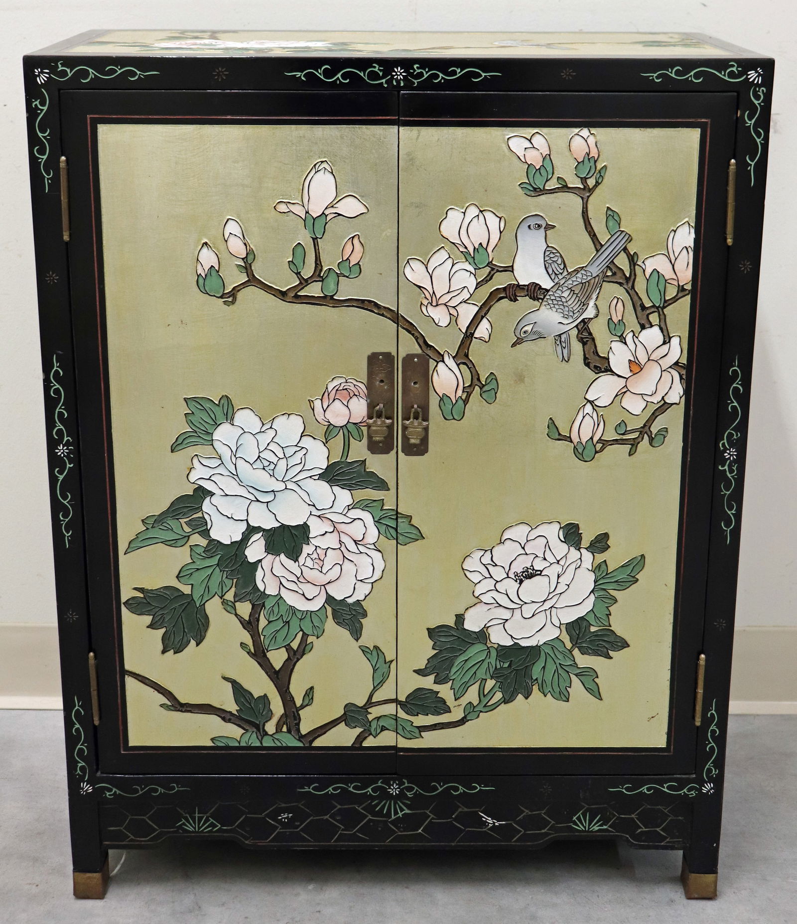 ASIAN CHINOISERIE CABINET (1 of 4)