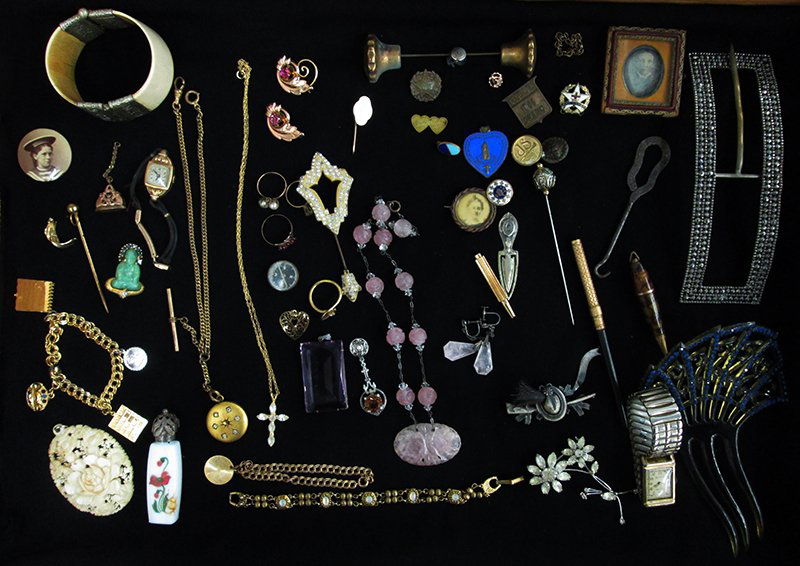 ANTIQUE JEWELRY, WATCHES, PINS & MORE: Nice assortment of vintage jewelry & trinkets to include Bulova & Benrus watches, Ivory, Vintage pins & buttons including Military, Masonic, etc, a Scottish Kilt Sash pin, a French Perfume bottle, gol