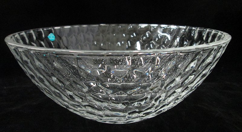 TIFFANY & CO CRYSTAL BOWL: Honeycomb pattern, 10" wide 4" tall.