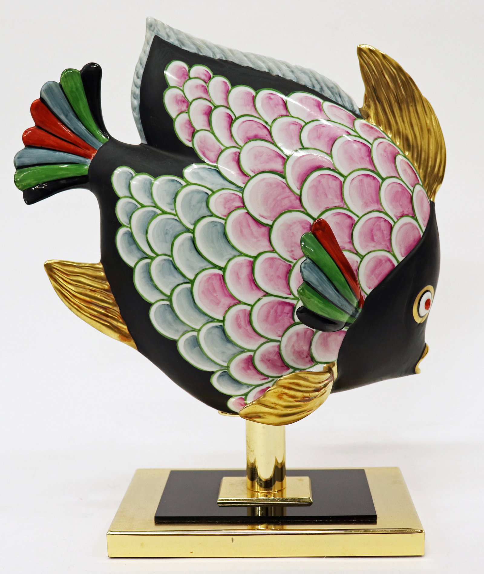 MANIFFATURA ARTISTICA PORCELAIN FISH SCULPTURE: Manifattura Artistica Le Porcellane Italian painted porcelain fish sculpture. Measures 9.5" x 5" wide 12.25" tall.
