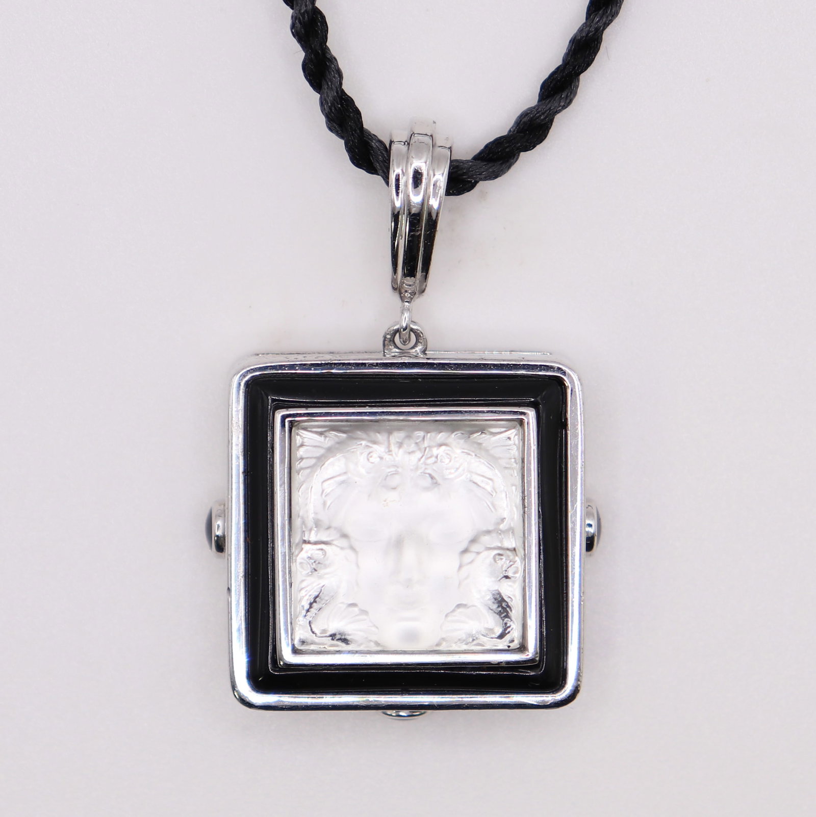 LALIQUE MEDUSA PENDANT STERLING SILVER (1 of 5)