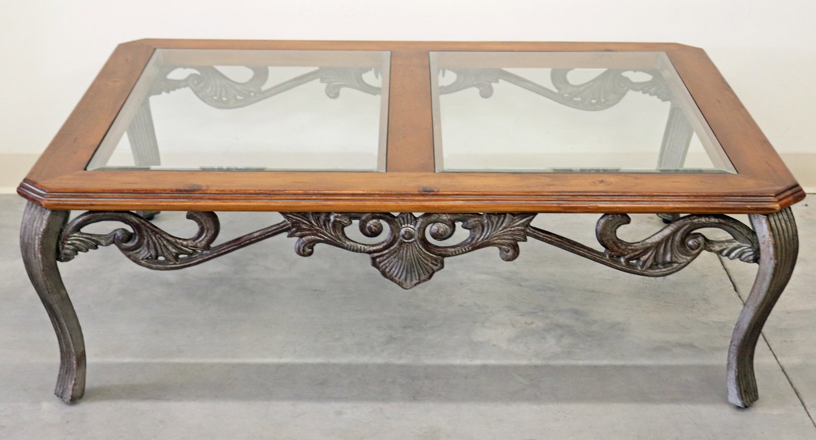 WOOD & GLASS COFFEE TABLE (1 of 2)