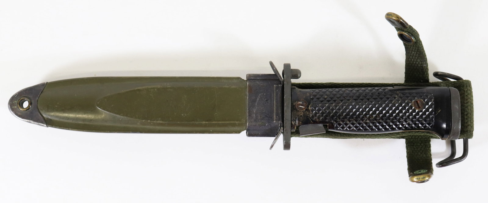 US M5-1 IMPERIAL BAYONET AND M-1 SCABBARD: A US M51 Imperial Garand rifle bayonet with a black checkerboard handle and a 6.5" blade. Included is a scabbard marked USM8A1 TWB. (The Pennsylvania Working for the Blind).