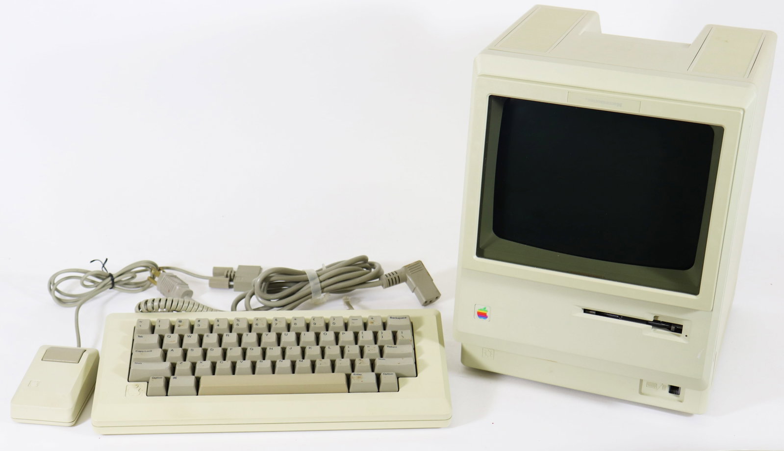 VINTAGE APPLE MACINTOSH PLUS COMPUTER (1 of 3)