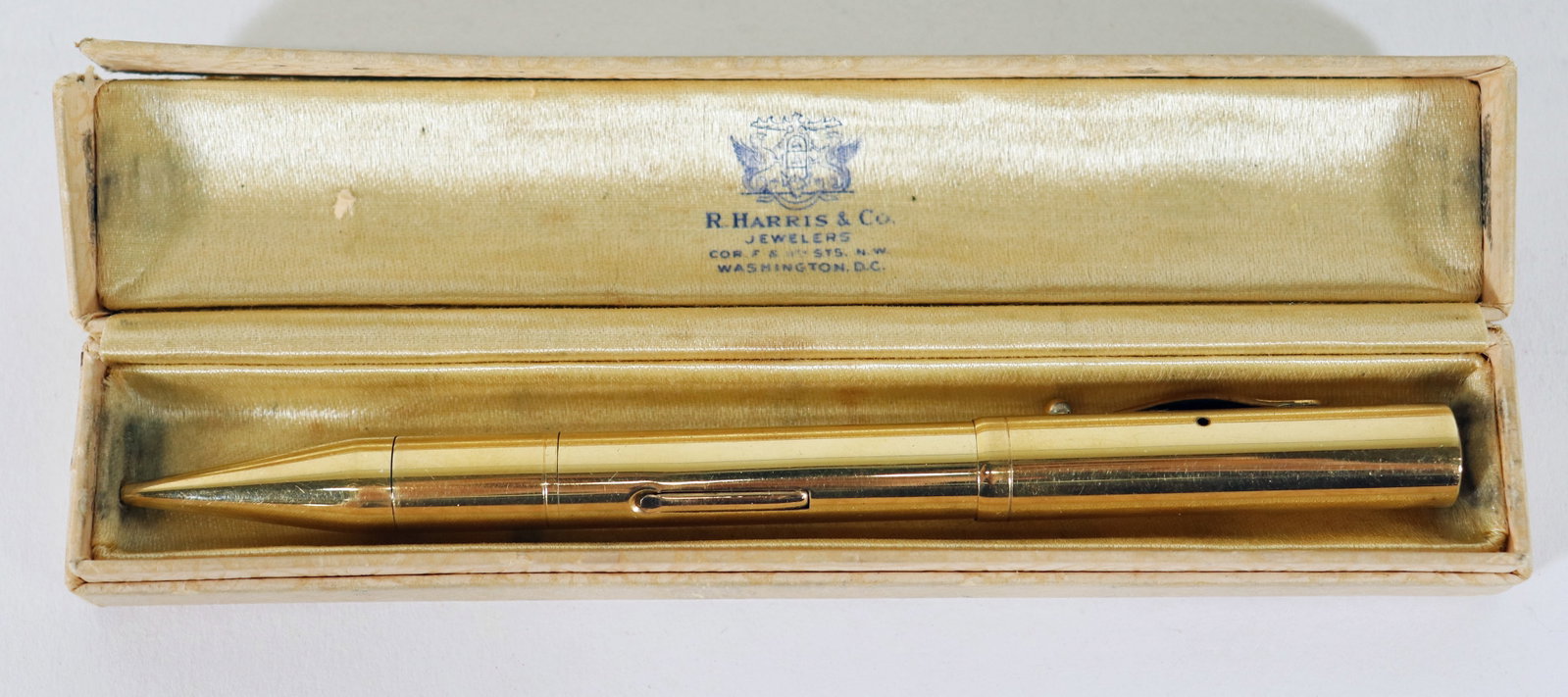 14K GF COMBO INK PEN / PENCIL PRESIDENT ROOSEVELT: This 14K GF combo ink pen on one side and and pencil on opposite side that was given to Lieutenant Antonio Tanco by President Franklin D. Roosevelt around the 1940's. Comes with the original box from