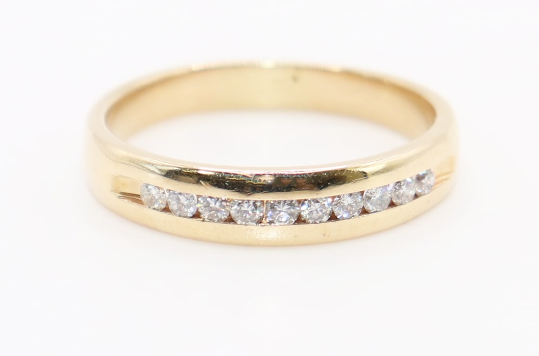 MEN'S 14K DIAMOND WEDDING BAND (1 of 4)
