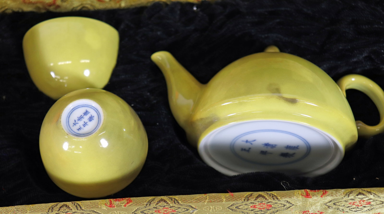 (2) CHINESE EXPORT JINGDEZHEN TEA SETS - 5