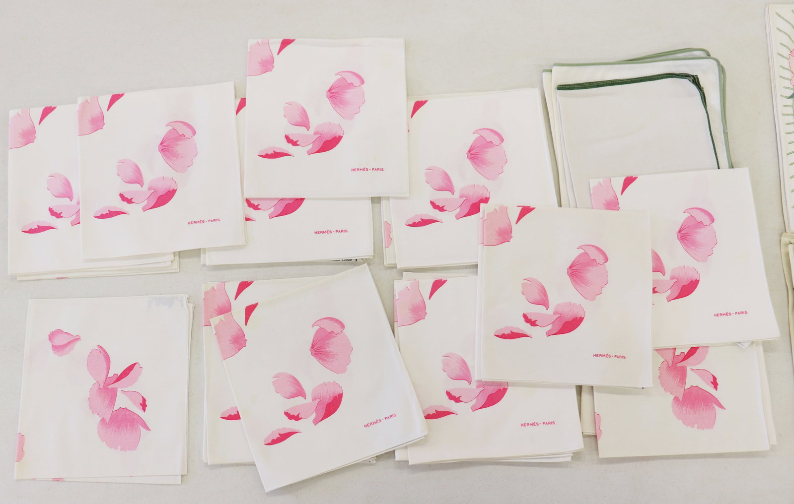 330+ PIECE HERMES LES PIVOINES PATTERN CHINA SET - 16