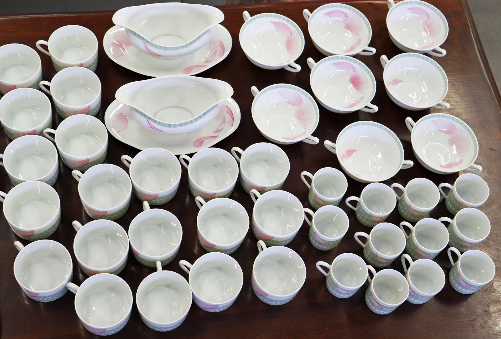 330+ PIECE HERMES LES PIVOINES PATTERN CHINA SET - 8