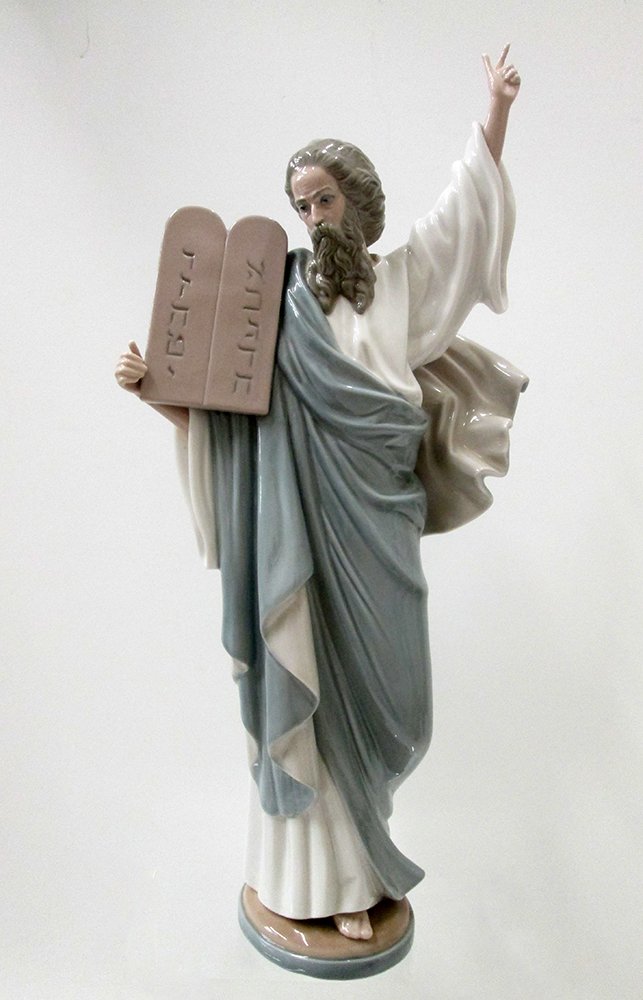 LLADRO MOSES FIGURINE: Moses holding the ten commandments. Lladro # 5170. 16 1/4" Tall.