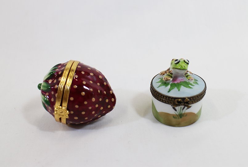 (2) LIMOGES BOXES: Two hand painted Limoges trinket boxes, strawberry and frog.
