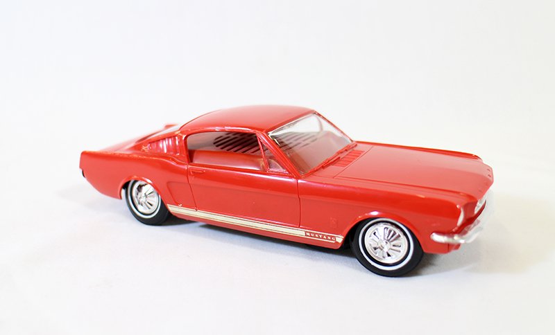 1966 FORD MUSTANG PROMO RADIO: Vintage 1966 red Ford Mustang promotional Philco radio. 7 1/4" long.