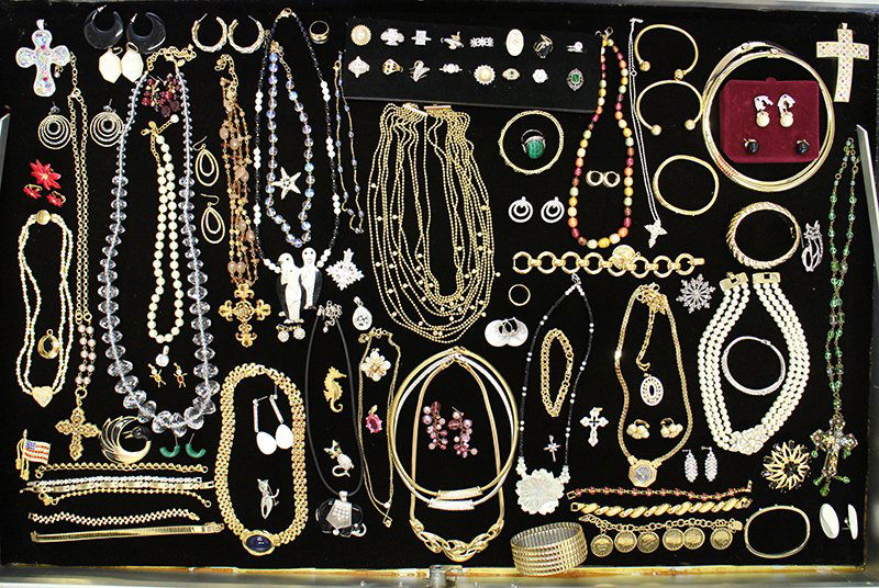 DESIGNER COSTUME JEWELRY COLLECTION: Great assortment of signed costume jewelry to include Kenneth J. Lane, Joan Rivers, Judith Ripka,Graziano, JBK Jacqueline B. Kennedy, Jay Strongwater, Monet, Tona, Milor,Napier, Lia Sophia, Gerrys, Gi