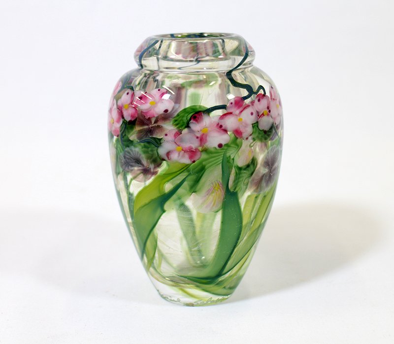 DANIEL SALAZAR ART GLASS VASE: Daniel Salazar Lundberg Studios art glass white, pink, and purple flower vase. Artist signed. 4 1/4" Tall.