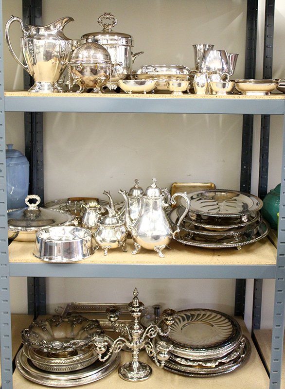 LARGE SILVERPLATE COLLECTION: Huge collection of bowls, platters, pitchers & more. Includes Reed & Barton, Rogers, Anston, Poole, Meriden, Leonard, Webster & Wilcox, Sheffield, Mulchlland, Paul Revere & more.