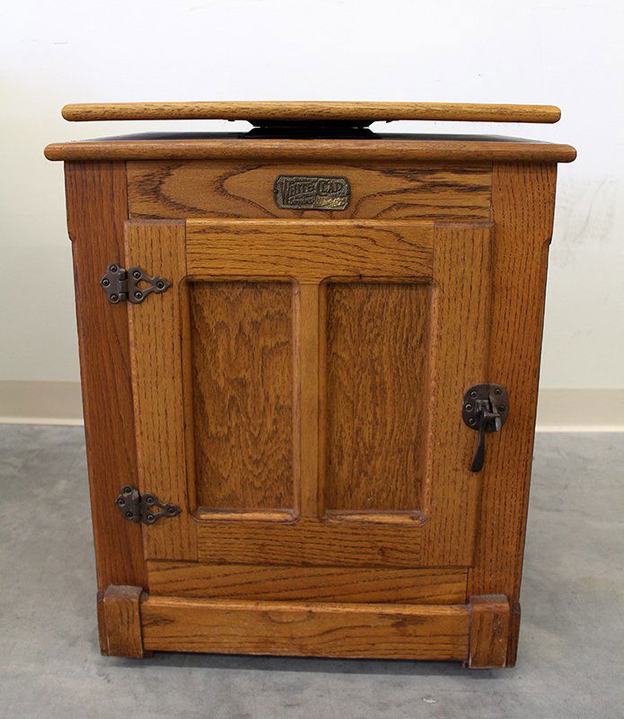 WHITE CLAD SIMMONS HARDWARE ICE BOX