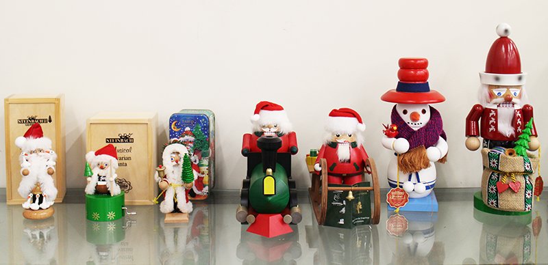STEINBACH NUTCRACKERS & MORE: Collection of Christmas nutcrackers & more including Steinbach, Erzgebirgisch Seiffen, Richard Glasser.