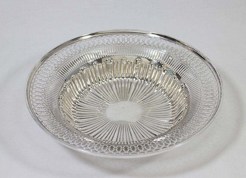 WATSON STERLING SILVER BOWL: Watson pierced sterling silver bowl. Measures 10 3/4" wide and weighs 9.41 OZT.