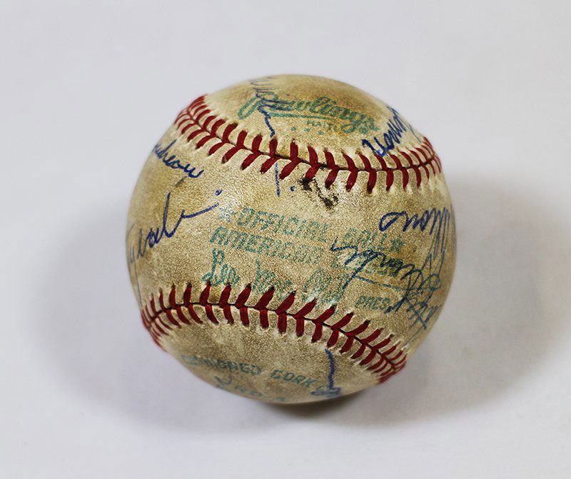 HALL OF FAMER AUTOGRAPHED BASEBALL: Autographed American League baseball with Hall of Famer signatures including Ted Williams, Bob Lemon, Lou Boudreau, Roger Maris, Bob Gibson, Rod Carew, Billy Williams, Jim Catfish Hunter, Early Wynn,