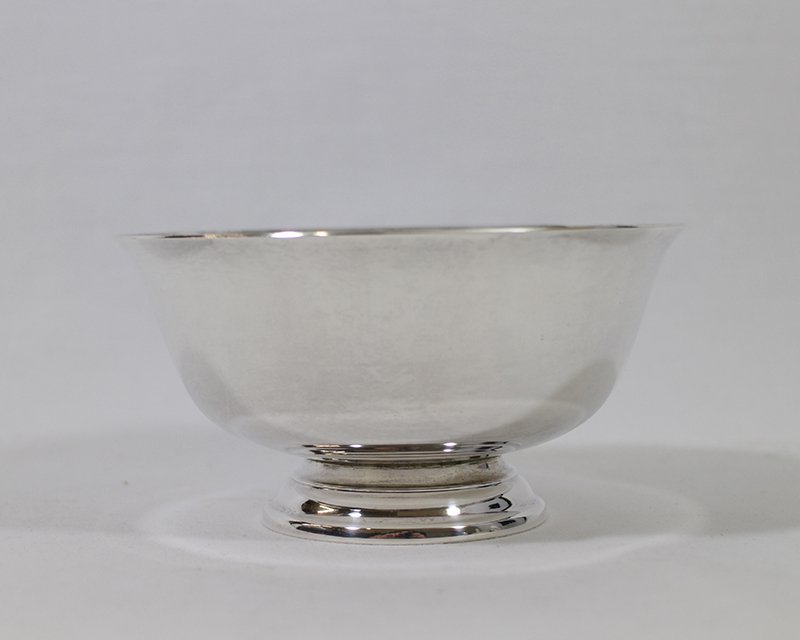 REED & BARTON PAUL REVERE STERLING BOWL: Reed & Barton Paul Revere reproduction 5 1/4" sterling silver bowl. 5.3 OZT.