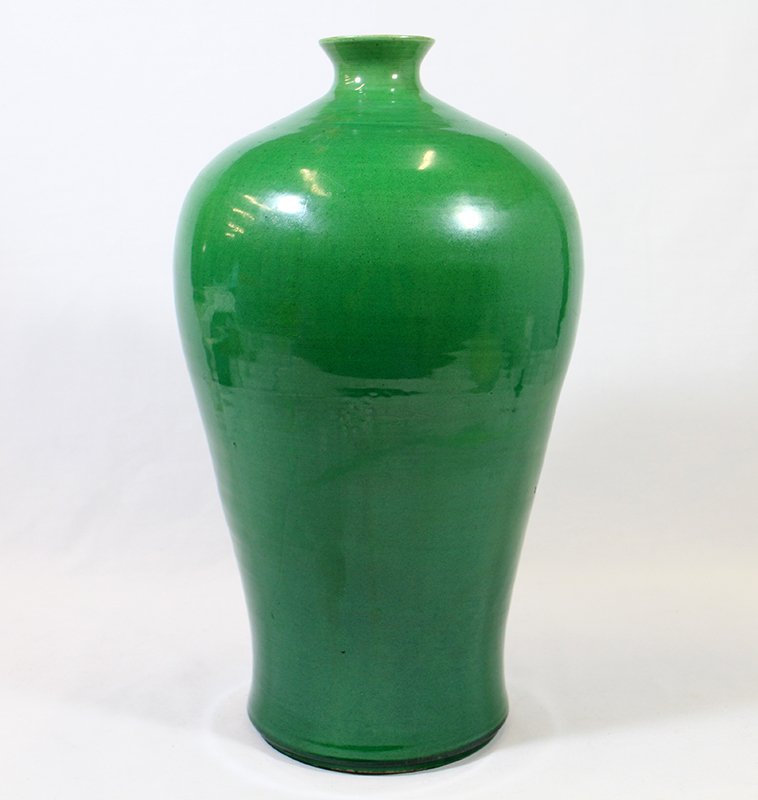 CHINESE YONGZHENG MEIPING VASE (1 of 6)