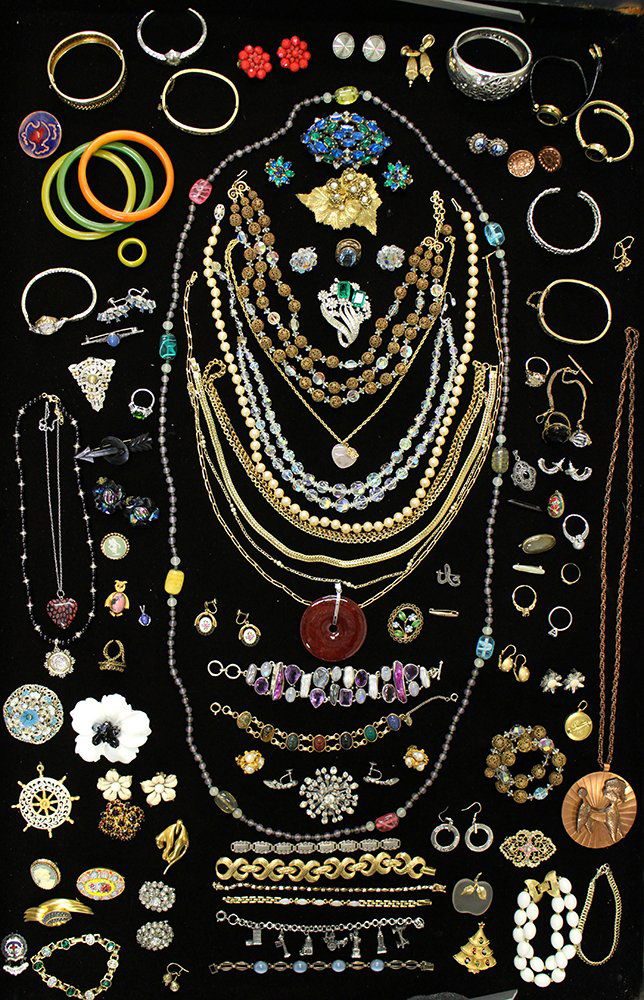 VINTAGE COSTUME JEWELRY: Nice collection of jewelry to include Miriam Haskell, Lisner, JJ. Russell, WRE, Berebi, 800 silver filigree, Swarovski, Brighton, Bulova, Krementz, Ketcham and Macsdougal, Gucci, Tiffany & Co, Bell Co