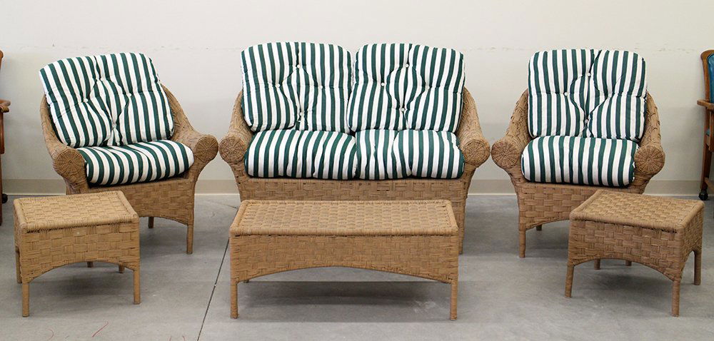 6 PIECE PATIO SET (1 of 3)