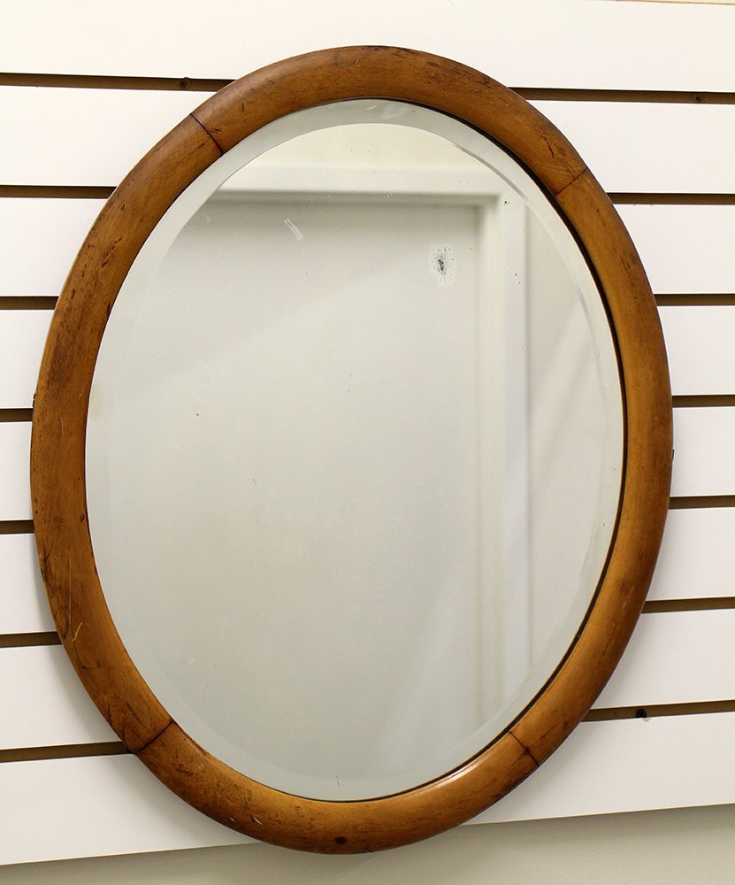 OVAL MIRROR (1 of 1)