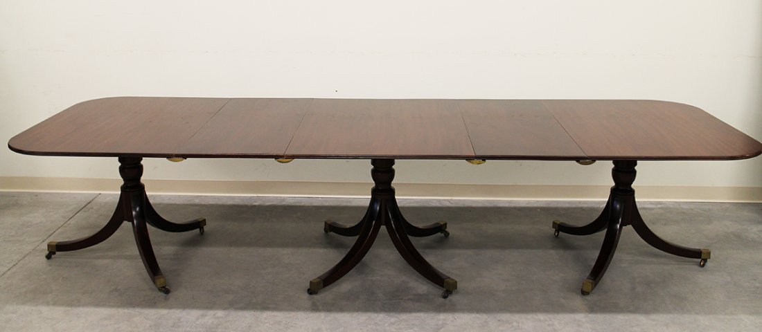 DUNCAN PHYFE STYLE DINING TABLE (1 of 5)