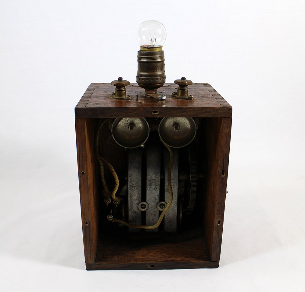 HOLTZER-CABOT MAGNETO HAND CRANK ELECTRIC DEVICE (1 of 3)