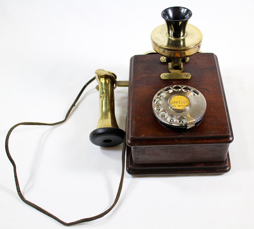 ANTIQUE WALL TELEPHONE (1 of 2)