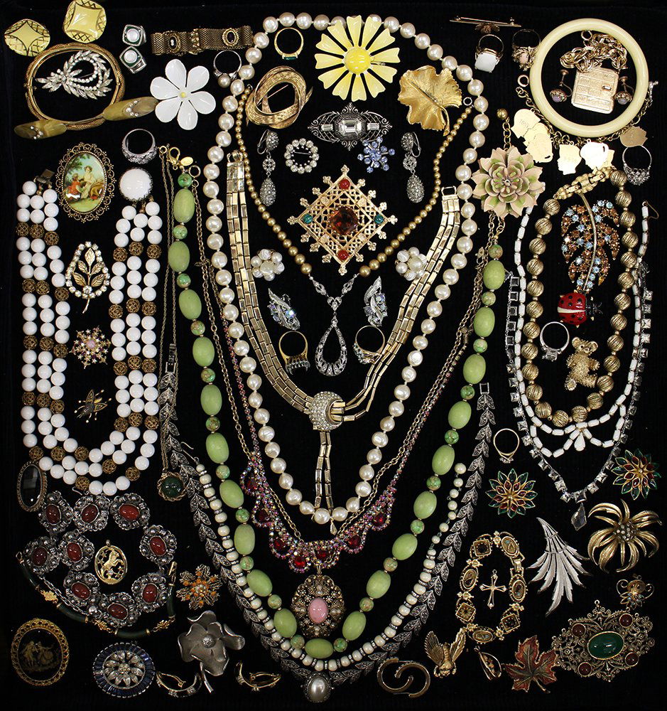 VINTAGE COSTUME JEWELRY: Includes Lisner, BSK, Coro, Winard, Accessocraft, Marboux, Boucher, Monet, Cartamore, Sarah Coventry, Trifari & more.