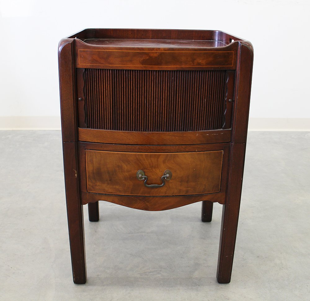 BEACON HILL SIDE TABLE (1 of 4)