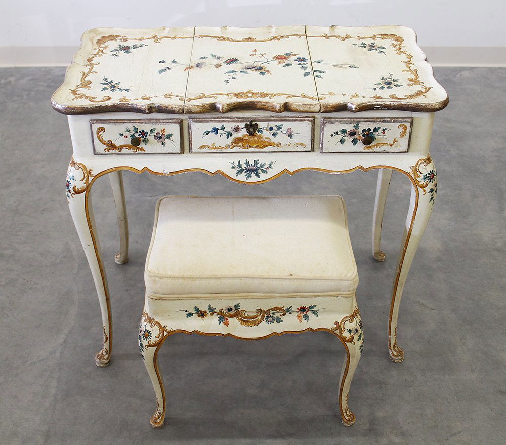 VANITY & BENCH (1 of 3)