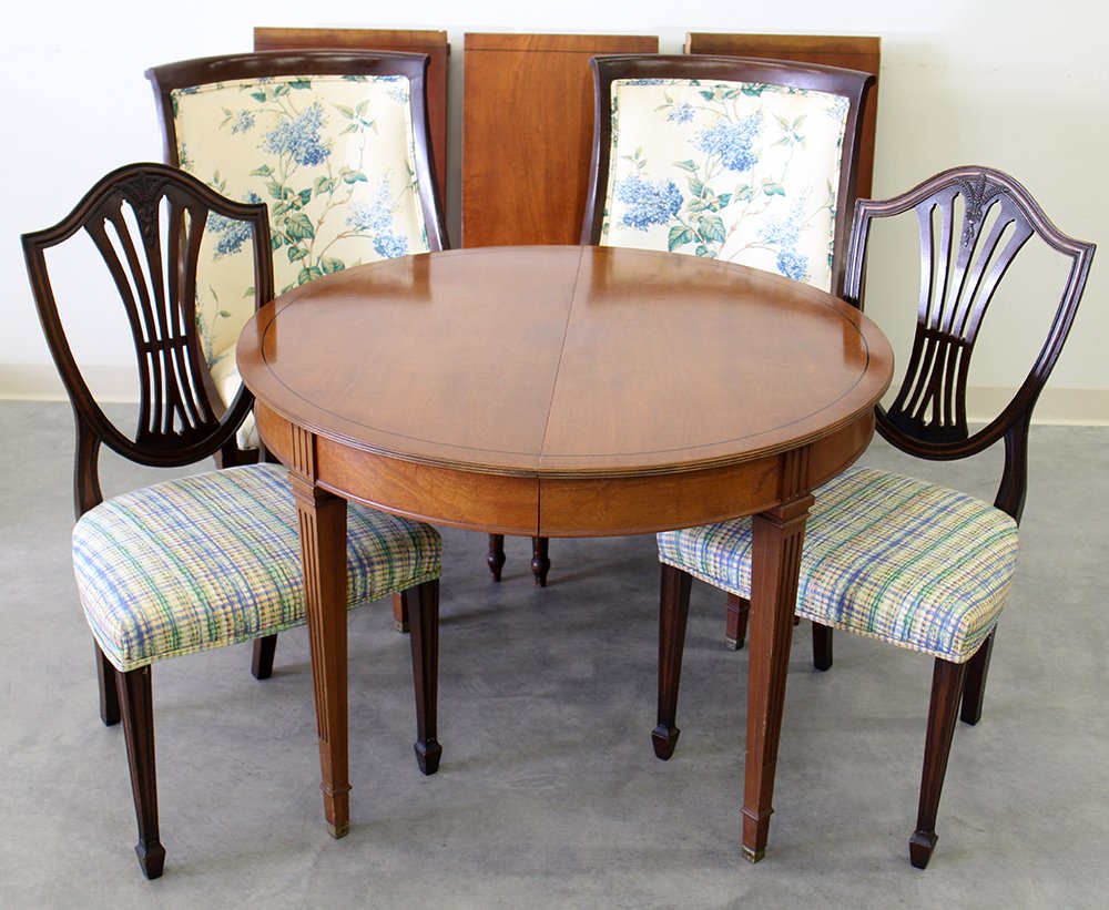 DINING TABLE & FOUR CHAIRS (1 of 4)